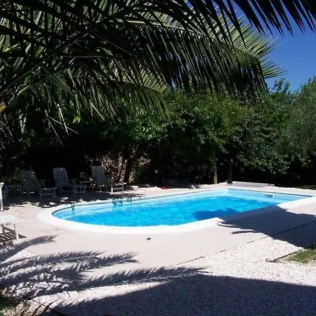 In Mit Garten, Gemeinsamem Pool Und Grill Appartement Morro dʼAlba